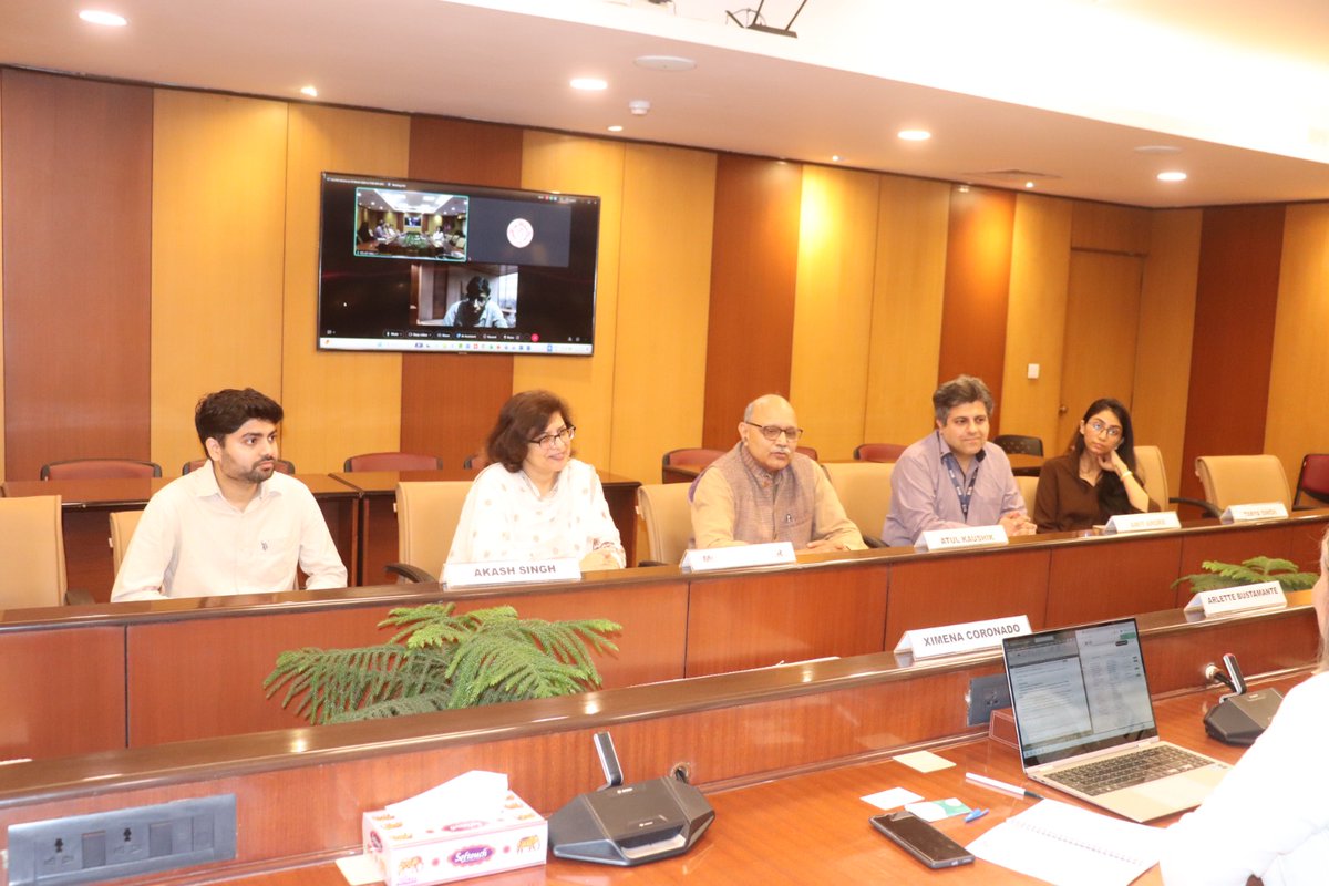 DakshinNews's tweet photo. DAKSHIN - Global South Centre of Excellence at @RIS_NewDelhi held a productive meeting with our LoA partner @INESADBolivia , discussing potential avenues for deeper collaboration across key areas including health, agriculture, and digital solutions. The conversation highlighted how digitalization acts not only as a sector in itself but also as a cross-cutting enabler that can strengthen outcomes across multiple development domains.

It was a pleasure to have Ms. Ximena Coronado Tito, Chairman of the Board of Directors, INESAD, and Ms. Arlette Gabriela Bustamante Garcia, Counselor, Embassy of the Plurinational State of Bolivia in India, join the discussion.

We look forward to building on these conversations and advancing collaborative initiatives in the time ahead.

#GlobalSouth #SouthSouthCooperation #DevelopmentCooperation #Dialogue #KnowledgeExchange #GlobalPartnerships

@PMOIndia @MEAIndia @dpa_mea @EmBolivia_India  @aparnaray_ifs @SKSharma_World @PV_Chat @TheAtulKaushik @monika_koc56097 @AIC_aseanindia @cmec_ris