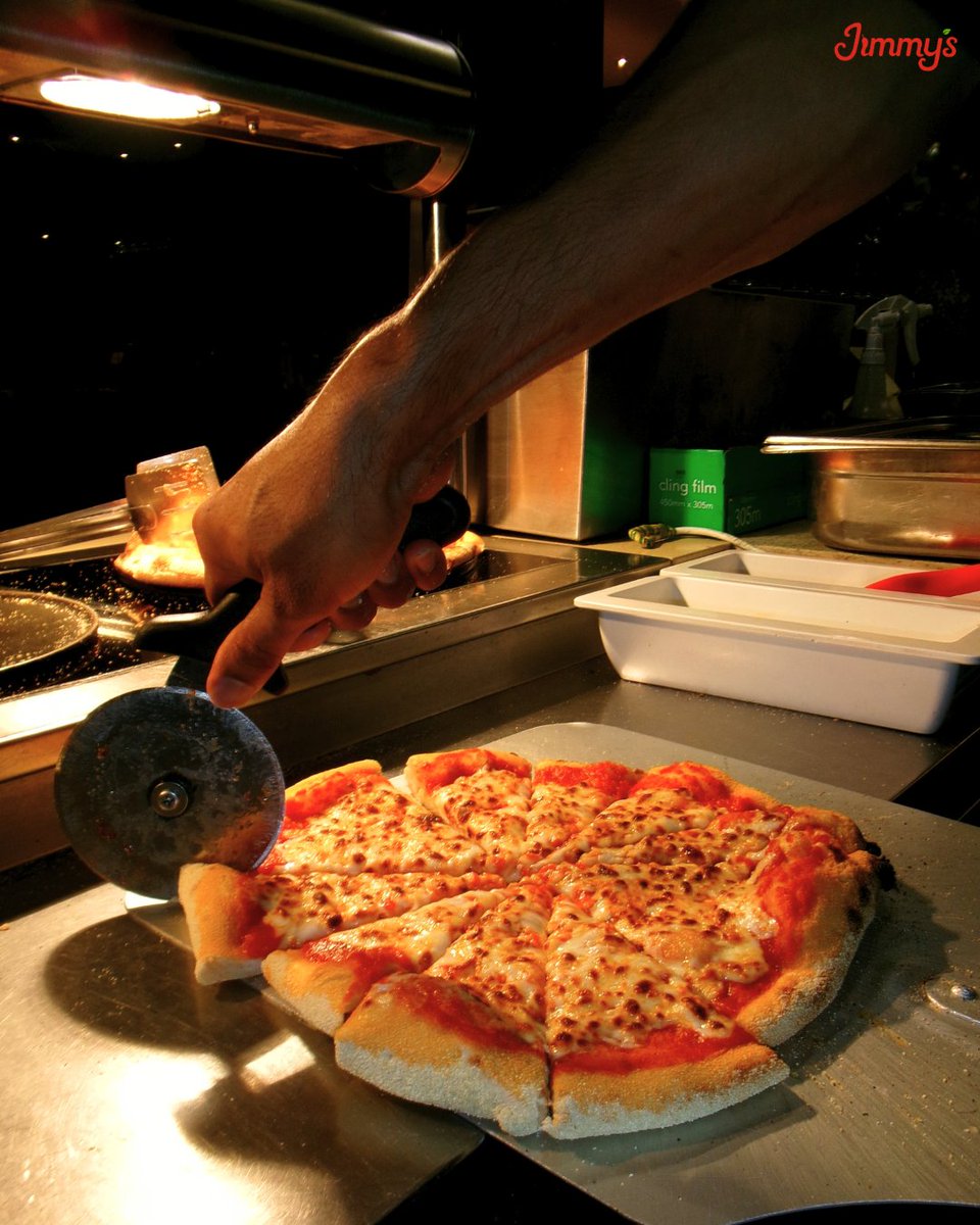 JimmysTheO2 tweet media