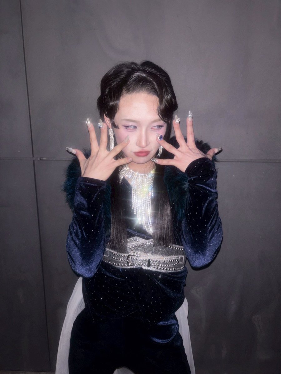 shoyadivao's tweet photo. 福田翔也さん、、あ違った
DIVAOさんは
お下品なものが嫌い
常におエレガントに
おコーヒーを飲む時は小指立てて
お食事は全ておナイフ、おフォーク
目覚まし音は白馬の鳴き声
好きなお食事はフォアグラを添えて関連全般

でも1番好きな食べ物は、、🍜

#カップ麺大好き
#福田翔也　#14thビデオ公開 https://t.co/rag2RKLvvX