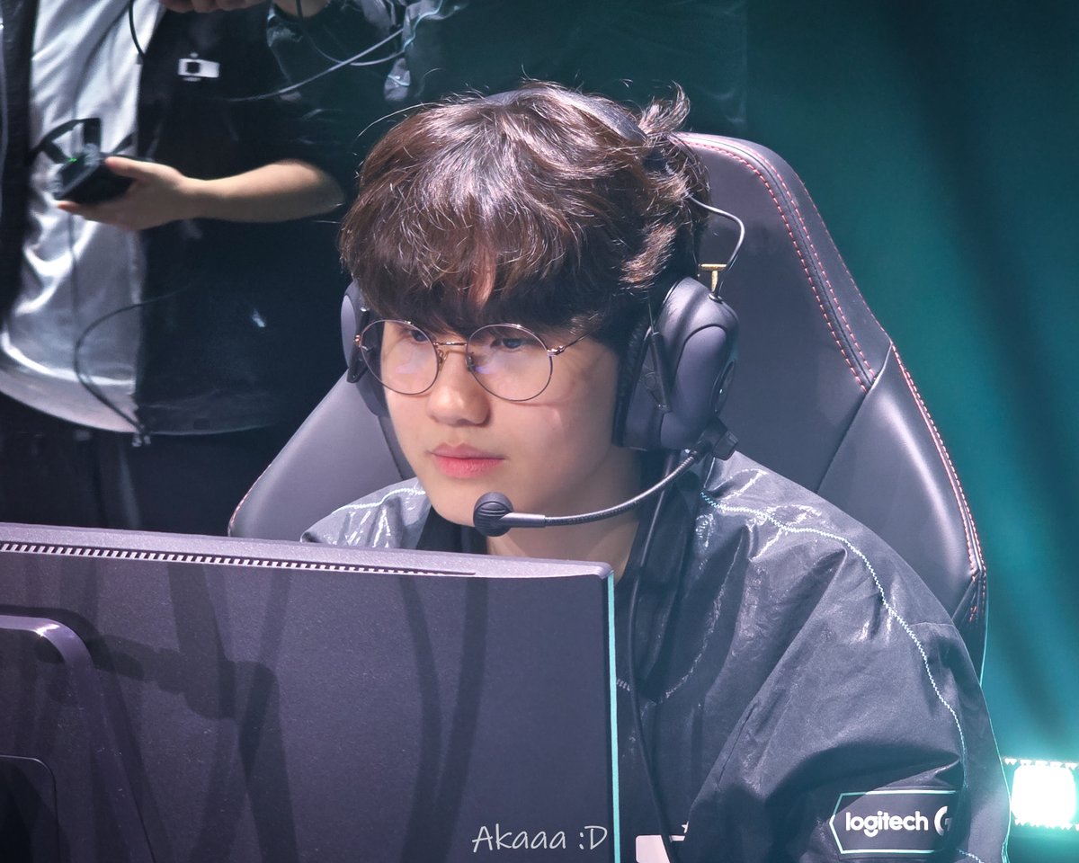 dk_siwoo1124's tweet photo. 260228 LCK CUP in HONG KONG
👾🎧
#Career #커리어 #오형석 
#DplusKIA #디플러스기아 https://t.co/p3Fu8XpSxm