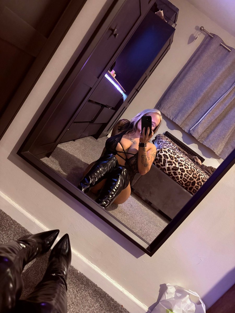 🏴󠁧󠁢󠁷󠁬󠁳󠁿 Welsh Boobs 🏴󠁧󠁢󠁷󠁬󠁳󠁿 tweet media