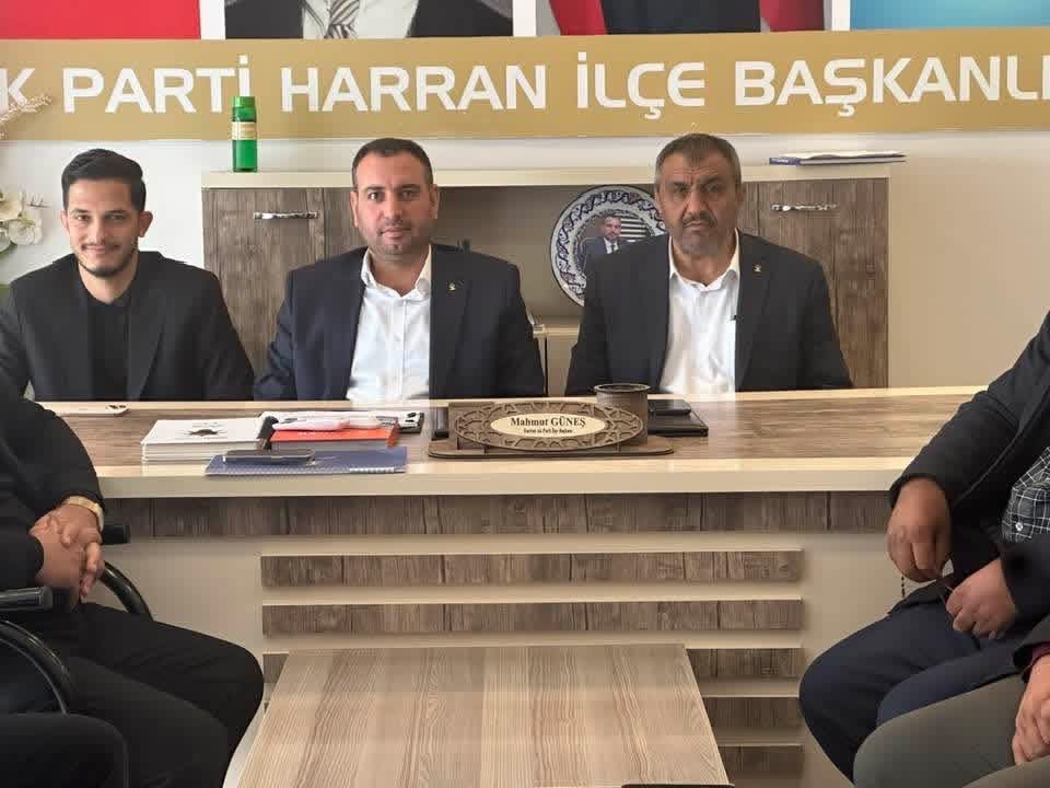 akpartiharran63's tweet photo. 📍 Harran ilçe Başkanlığı 

Haftalık yönetim kurulu üyeleri toplantısını gerçekleştirdik. 
Toplantımız hayırlara vesile olsun.           @bybekirbozdag @milhamigunbegi @HikmetBasak_63 https://t.co/cPgNKZjSRj