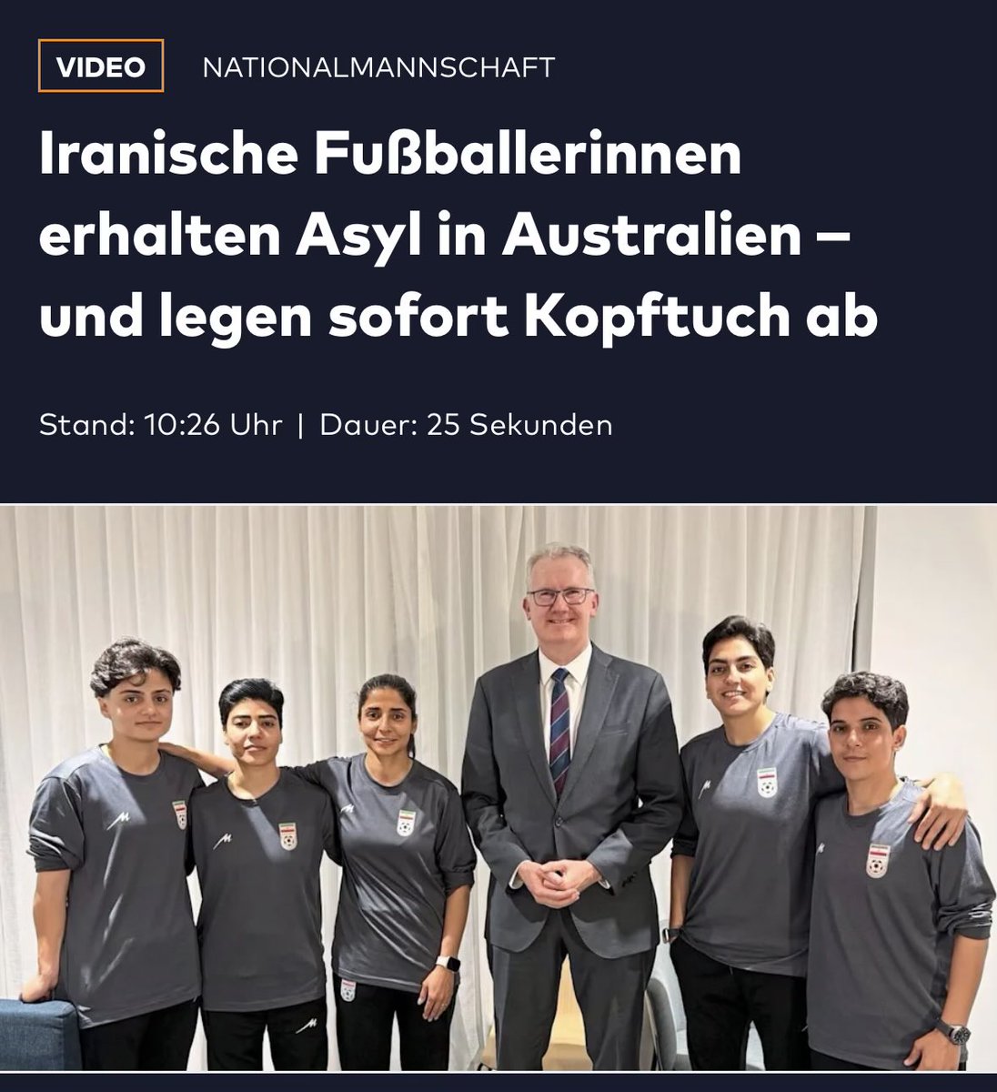 Die Iranerinnen haben sofort das Kopftuch abgelegt.

Wieso wird in Deutschland das Symbol der weiblichen Unterdrückung von den linken Feministinnen verherrlicht?