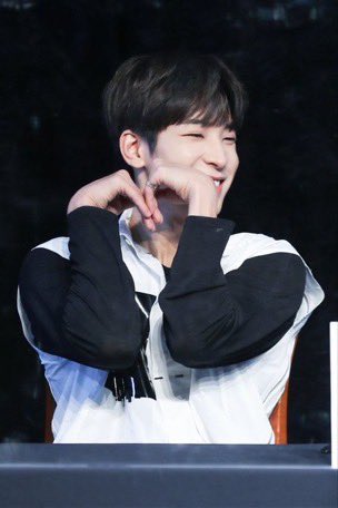 원우시
운전하면 차 안이 내 공간이라 노래방이 된다는 걸 오늘 제대로 느꼈어ㅎㅎ 원우도 차타고 운전하면 노래부르니? 태양계 불러? 헷
오늘도 마무리 잘하고 굿나잇💜