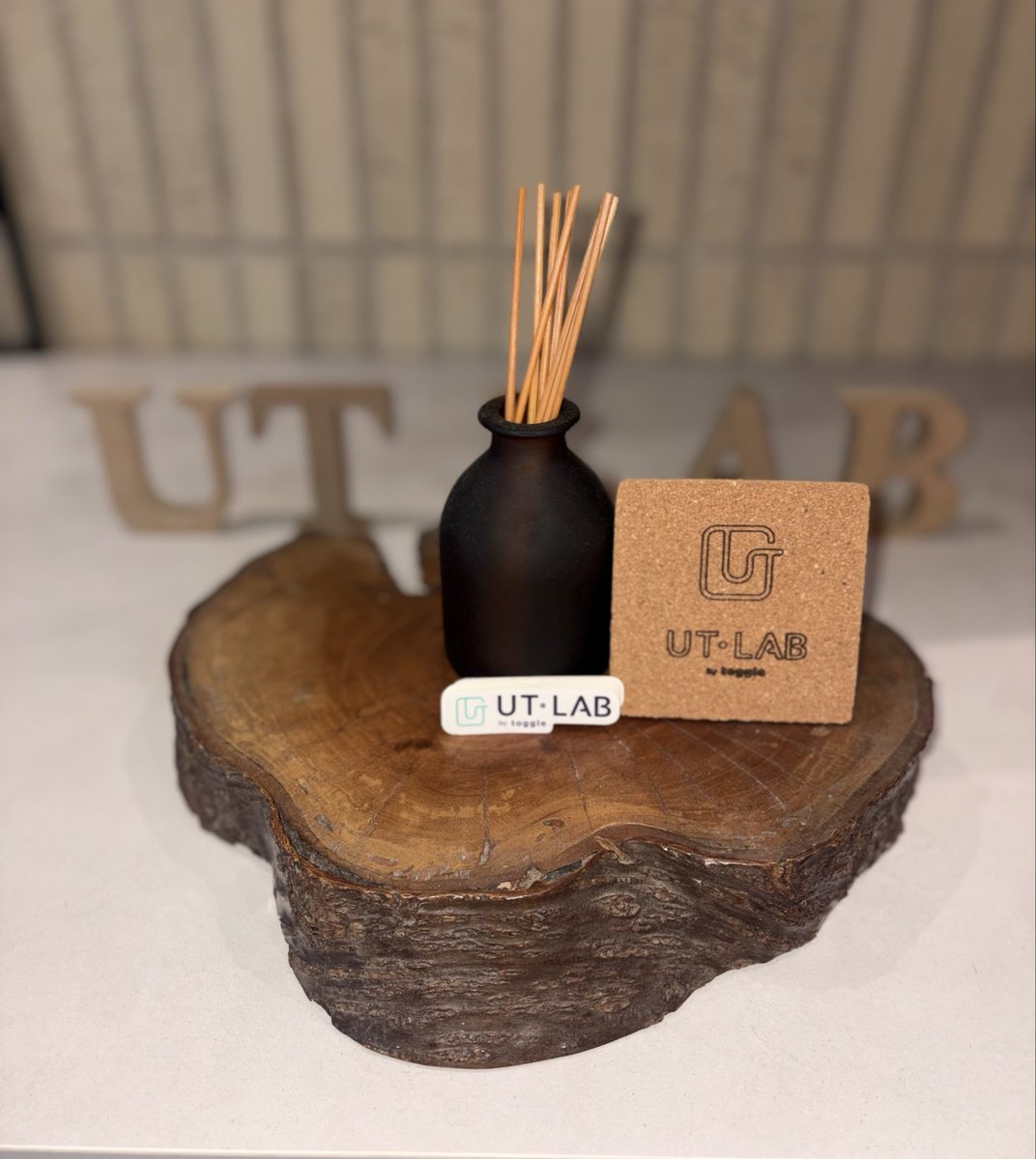 utlab_official's tweet photo. UT-LABの新しいステッカーができました！🎉
#UTLAB #東京大学 #学生コミュニティ #起業 #イノベーション https://t.co/ALLbFK2IGE