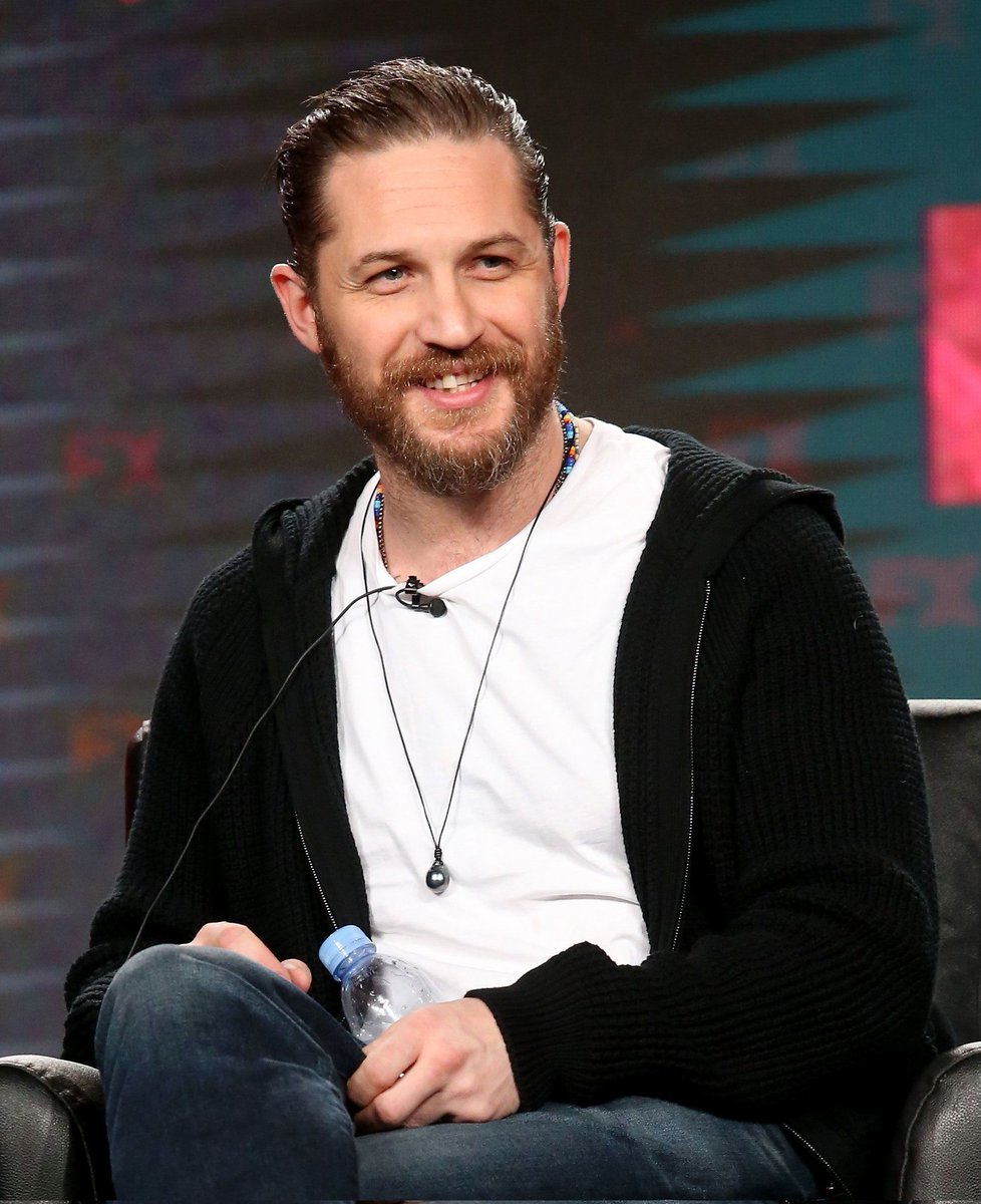 Tom Hardy:

"Bazı insanlar kendi evlerinde yalnız başına huzur içinde oturmanın paha biçilmez olduğunu anlamıyor."