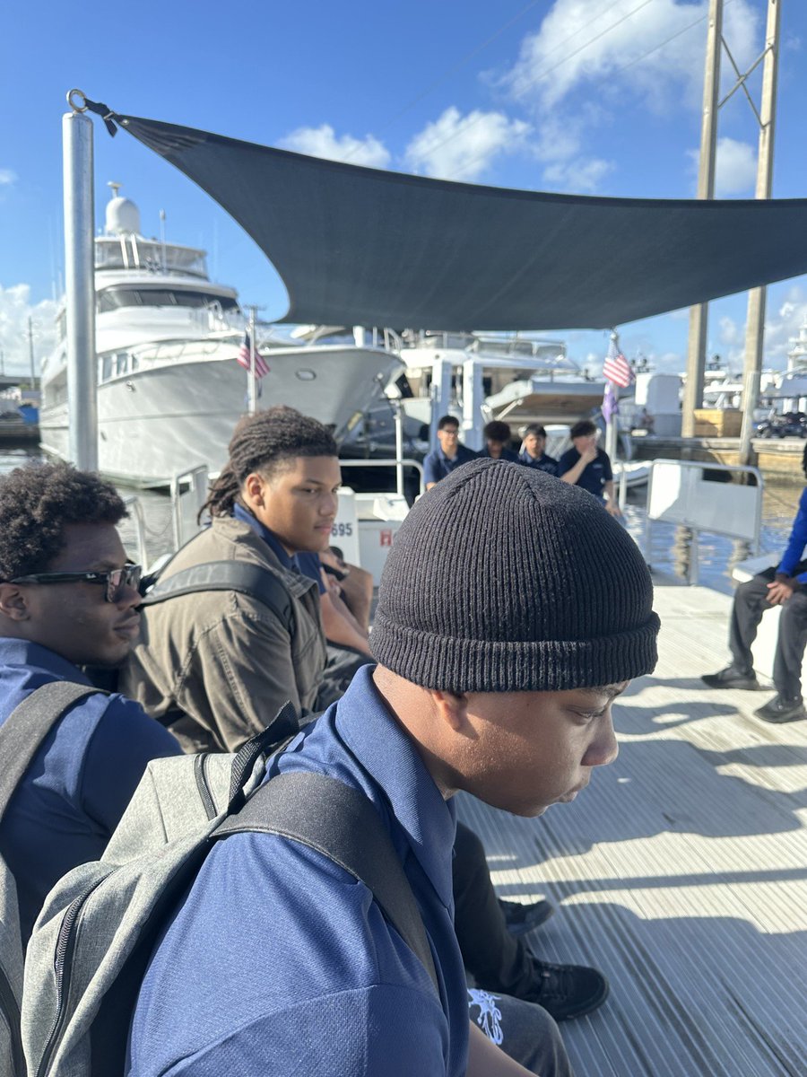 Ms. Warren BRACE Advisor tweet media