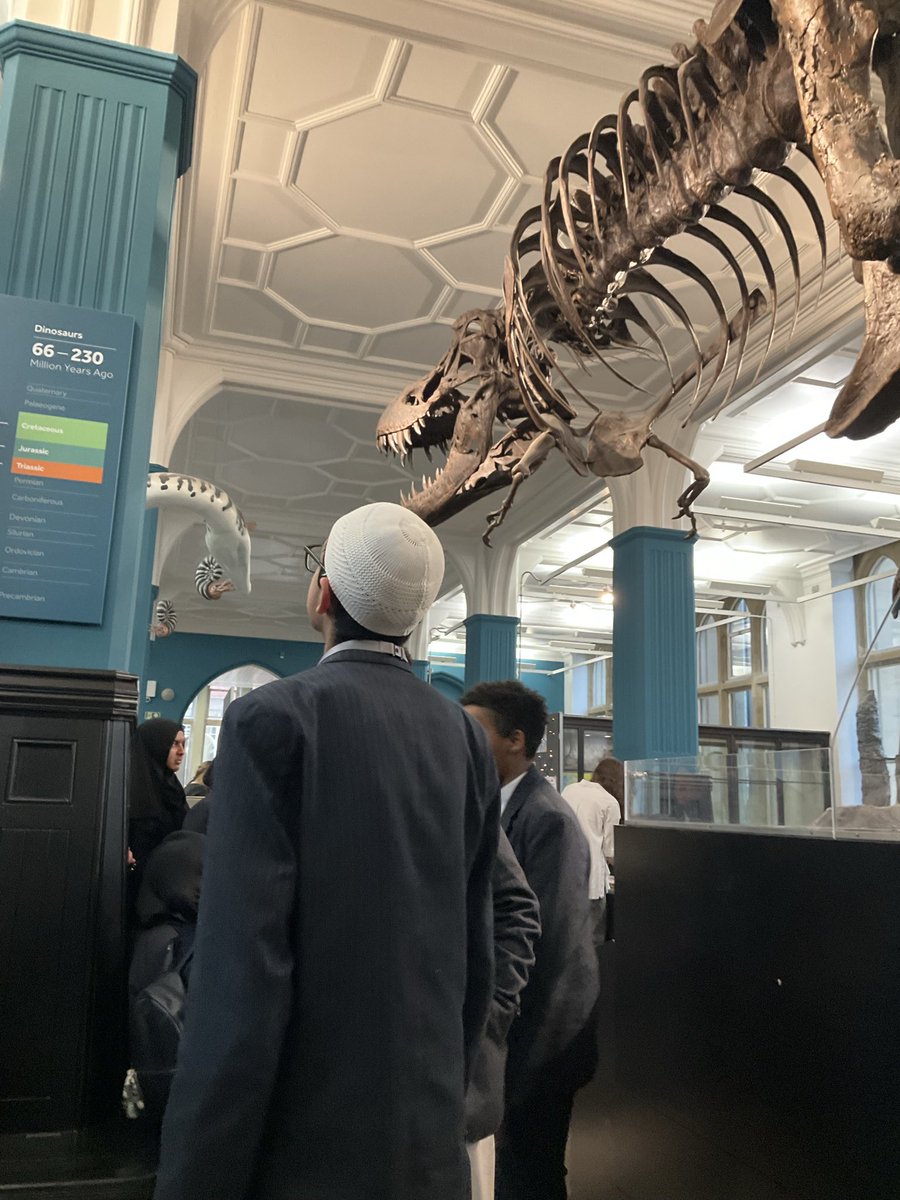 edenboysbolton's tweet image. Great day at Manchester Museum for #BritishScienceWeek with our fantastic Year 9 students!
They explored amazing exhibits, asked thoughtful questions and showed brilliant curiosity about science in the real world. A great way to bring classroom learning to life! #STEM #WeAreStar