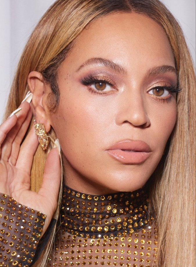 .@FORBES confirms in a new article that Beyoncé's billion-dollar fortune came solely from music, touring, and art collecting.