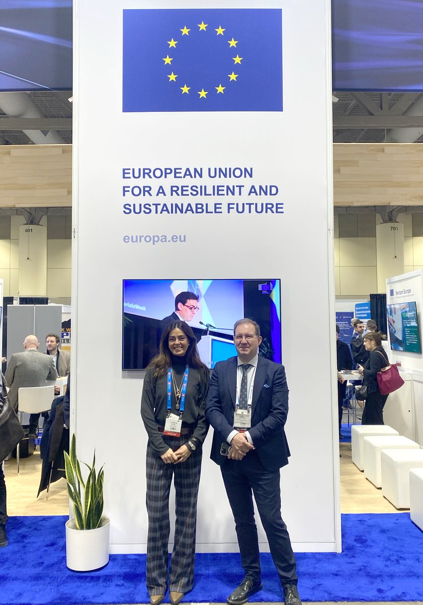 ROTATE_PROJECT tweet media