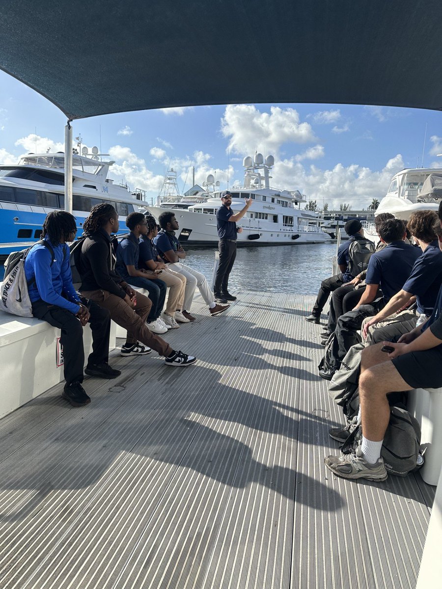 Ms. Warren BRACE Advisor tweet media