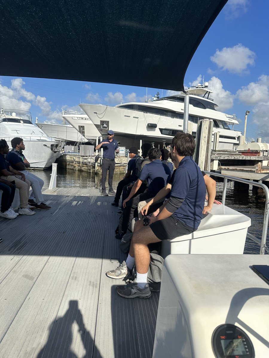 Ms. Warren BRACE Advisor tweet media