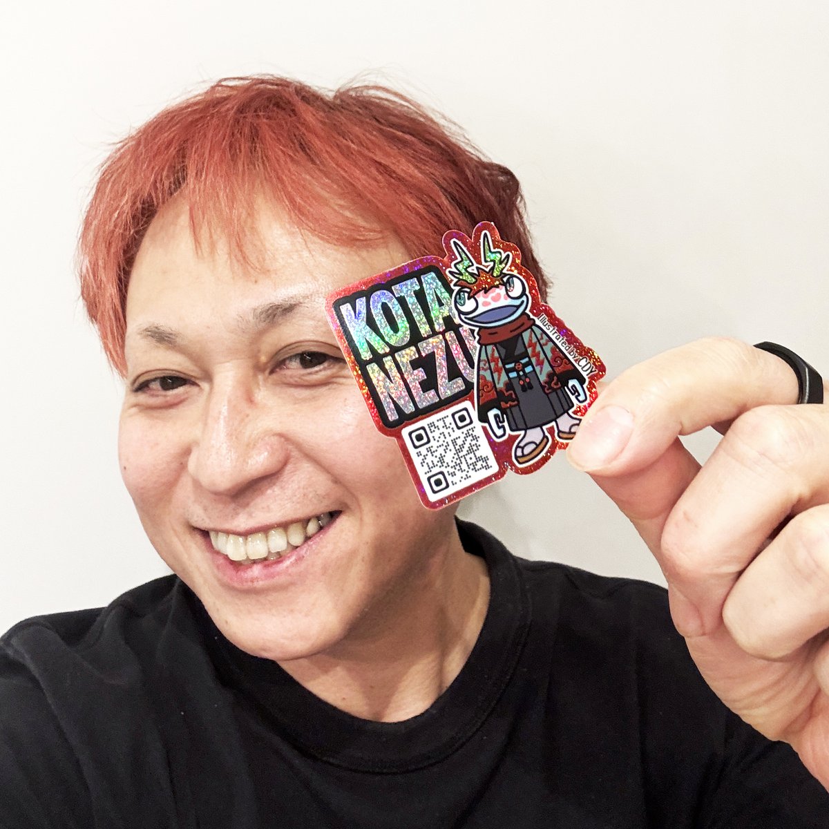 kotanezu's tweet photo. ミニ四駆でつながって仲良くしていただいているCDYさんが、根津をイメージしたキャラクターをデザインしてくださいました！ ホログラムステッカーにしましたので、もし自分をみかけて、先に「ハッピーアイスクリーム！」と言い終えることができたら、あげます！ｗ
#ミニ四駆 @4wd_cdy https://t.co/qIoKWrBUDj