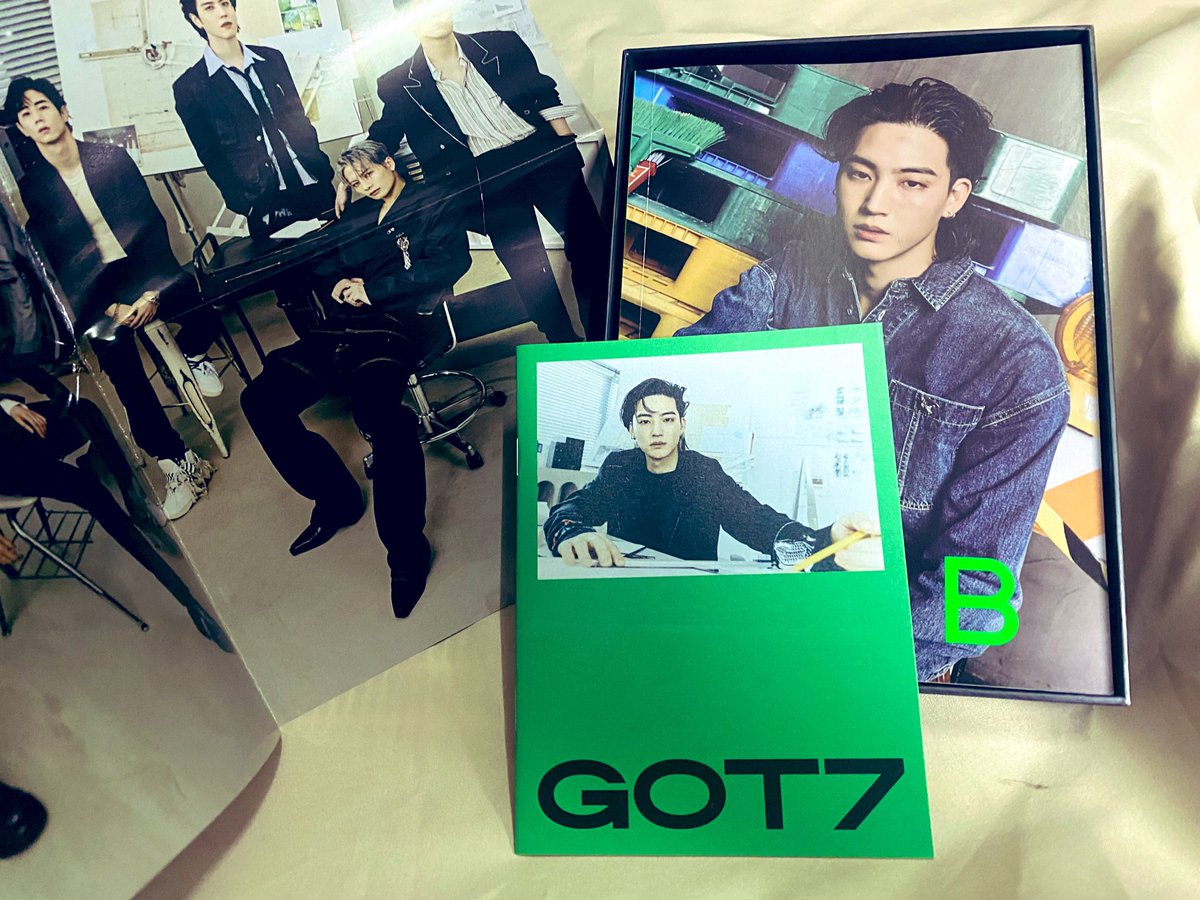 BKumansit's tweet photo. ถูก สภาพดี ส่งต่อค่า ✅ ไม่มีที่เก็บแล้ว #ส่งต่อ #อัลบั้มเกาหลี #ราคาถูก https://t.co/rvDRpzJ8PW