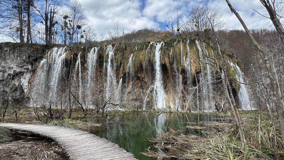 Plitvice Lakes National Park tweet media