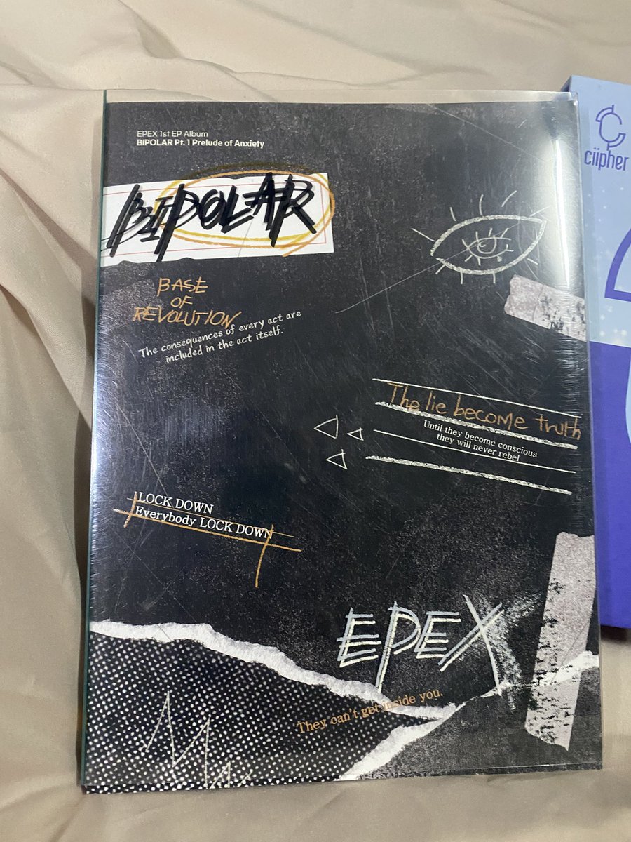 BKumansit's tweet photo. ส่งต่อถูกๆเลยค่ะ ไม่มึที่เก็บเลย ลดแลกแจกแถมไปเลยค่าา #อัลบั้ม #ราคาถูก #ติ่งเกาหลี #แจกฟรี https://t.co/EK2hkrl3qb