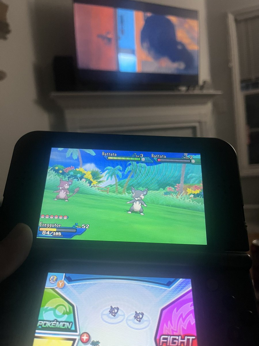 hkish_'s tweet photo. Shiny Hunting in Ultra Moon - Shiny Alolan Rattata and Yungoos while watching Scream. Working on my shiny living dex with Pokemon from their original regions https://t.co/JajbJm2Aez