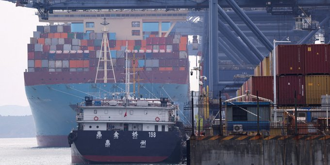 Christopher Evans tweet media