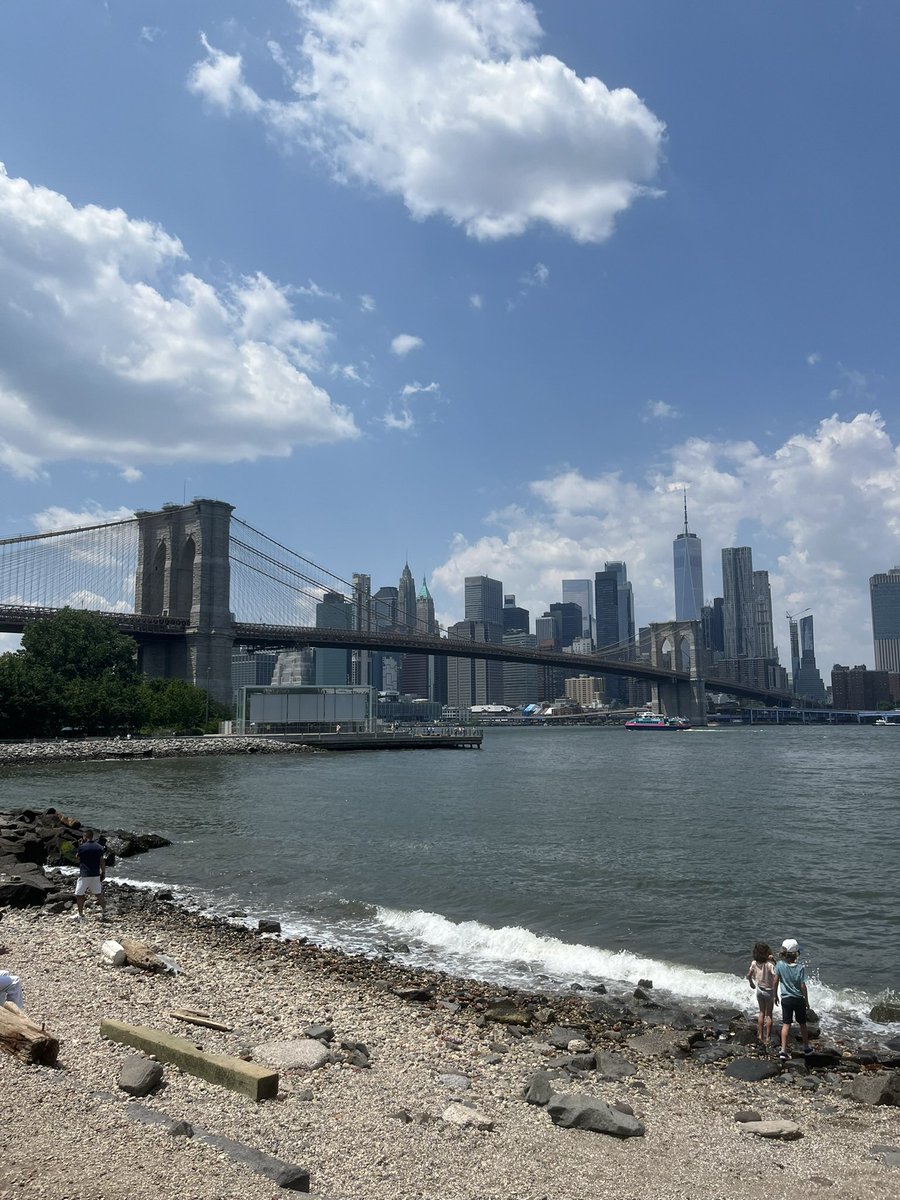 อันนี้ค่าครองชีพไม่ถูกแต่อยากแนะนำ

เที่ยวรอบเมกาในงบ 25,000 บาท !!! ไป 10 รัฐ (แต่ใช้ชีวิตสมบุกสมบันมากนะบอกก่อน 555) ปล. ไม่รวมตั๋วนะ แต่รวมกิน+เที่ยว+นอน

ถ้าสงสัยว่าทำไมถูก ครึ่งนึงของทริปคือนั่งหลับตอนกลางคืนในรถไฟ

วิธีการคือ ซื้อตั๋ว amtrak usa pass จะนั่ง amtrak ได้ 10