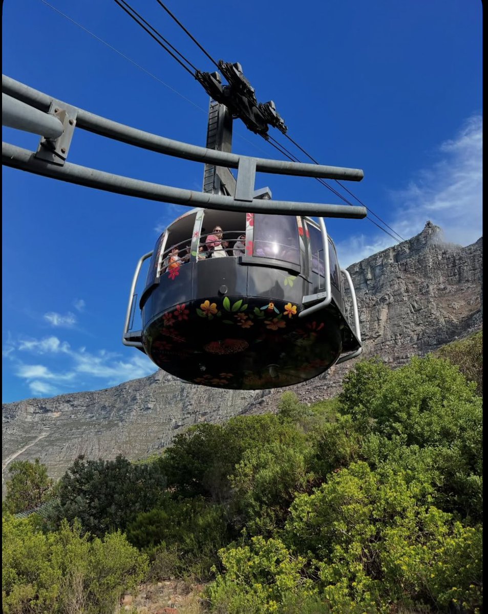 trufm's tweet photo. #KasiTour 

Today we head to the Mother City, Cape Town, exploring must-visit spots and hidden gems you should add to your list. We’re joined by tour guide Siseko Yelani sharing his Top 5 places to visit in Cape Town.

#LunchTimeShandis https://t.co/VpNi2lNbId