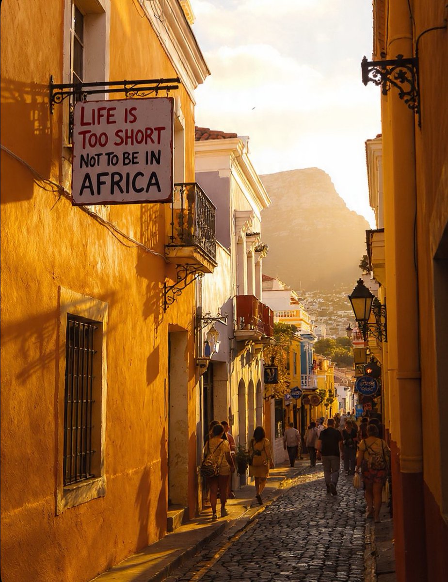 trufm's tweet photo. #KasiTour 

Today we head to the Mother City, Cape Town, exploring must-visit spots and hidden gems you should add to your list. We’re joined by tour guide Siseko Yelani sharing his Top 5 places to visit in Cape Town.

#LunchTimeShandis https://t.co/VpNi2lNbId