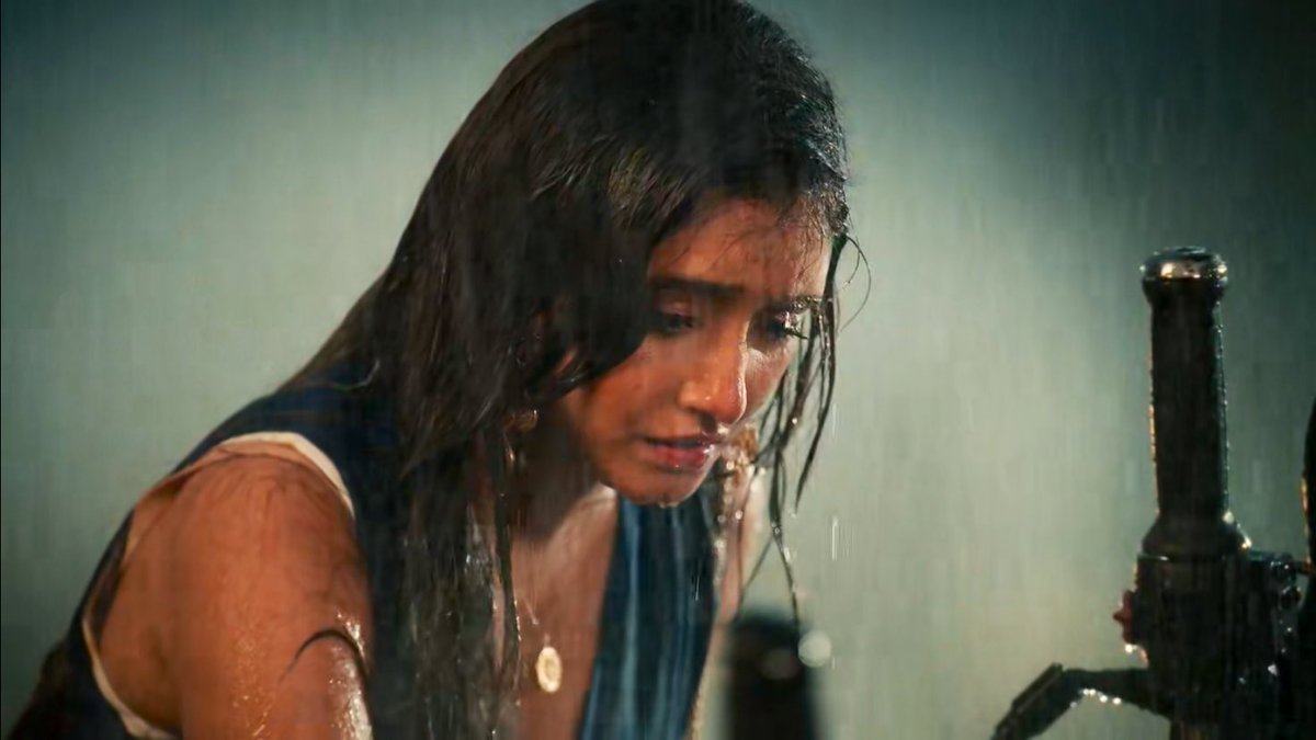 mannatkichabi's tweet photo. —“tum to kal shaadi krke yha se vida hojaogi"

aadhya looks like she has a happy family but in reality her dad treats her like crap. every attempt to talk to him spikes her anxiety &amp; she clings to her bracelet for comfort. broken &amp; unseen, she finds solace online.
#doduniyaekdil https://t.co/r8SdrMde6s