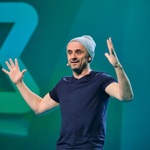 jerbesenemy's tweet photo. How the dumbest person you know feels posting generic, buzzword filled takeaways about guest speakers and intro courses on LinkedIn after they start their MBA https://t.co/n1tMMjIB77