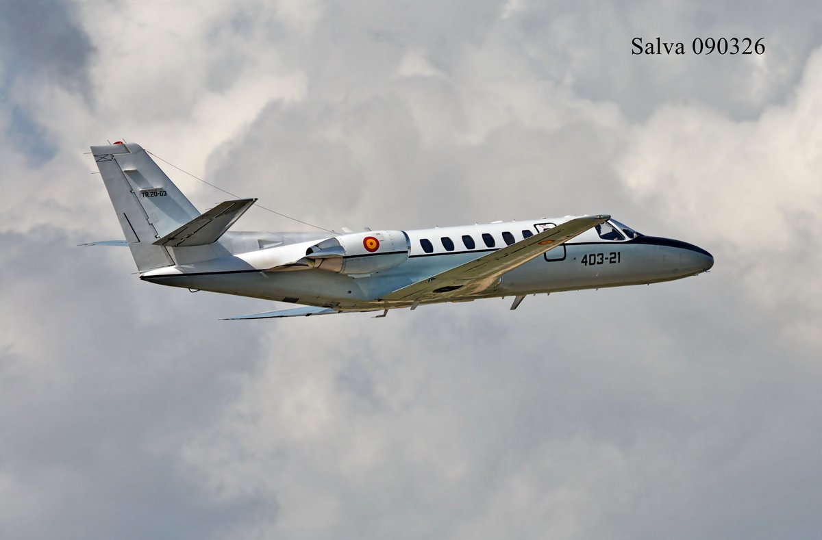 05derecha's tweet image. Hoy tenemos lluvia en la comarca del Mar Menor, sin vuelos en la #AcademiaGeneraldelAire. Aprovecho para recuperar las fotos de este "Cóndor" (#Cessna Citation V del #CECAF) que pudimos ver ayer realizar tareas de calibración en la  #BASanJavier.  @EjercitoAire. @SpottersMurcia