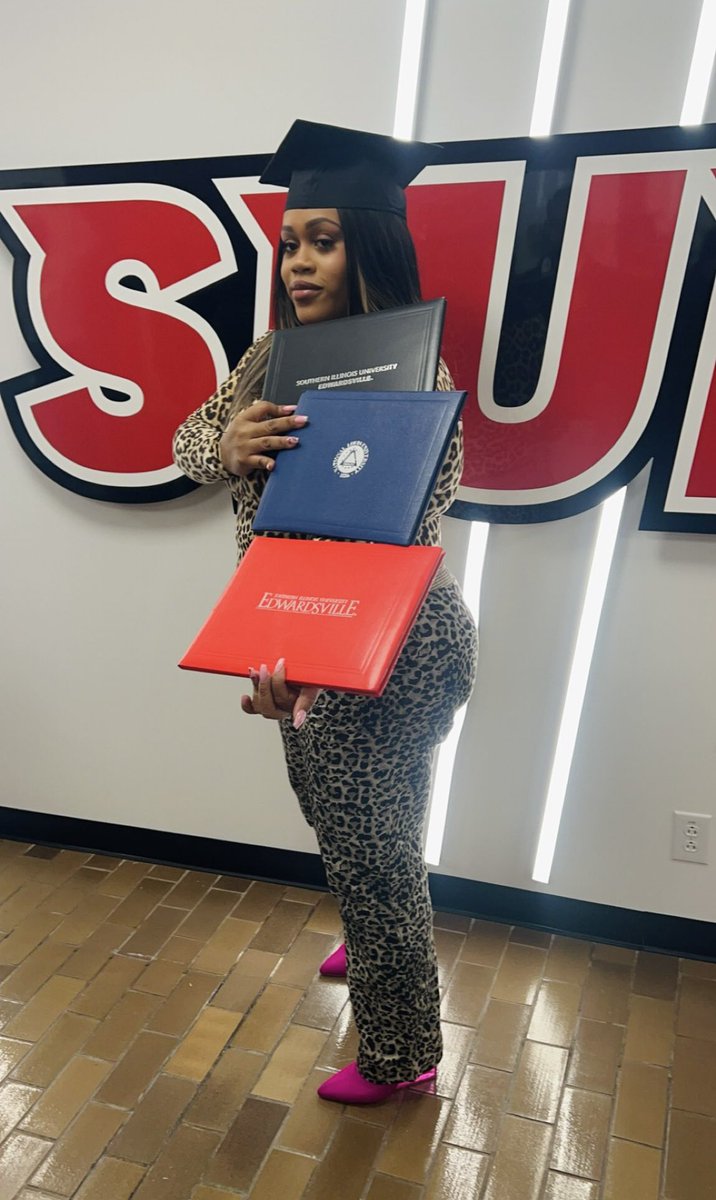 𝘃𝗲𝗹𝗼𝗿𝗮 tweet media