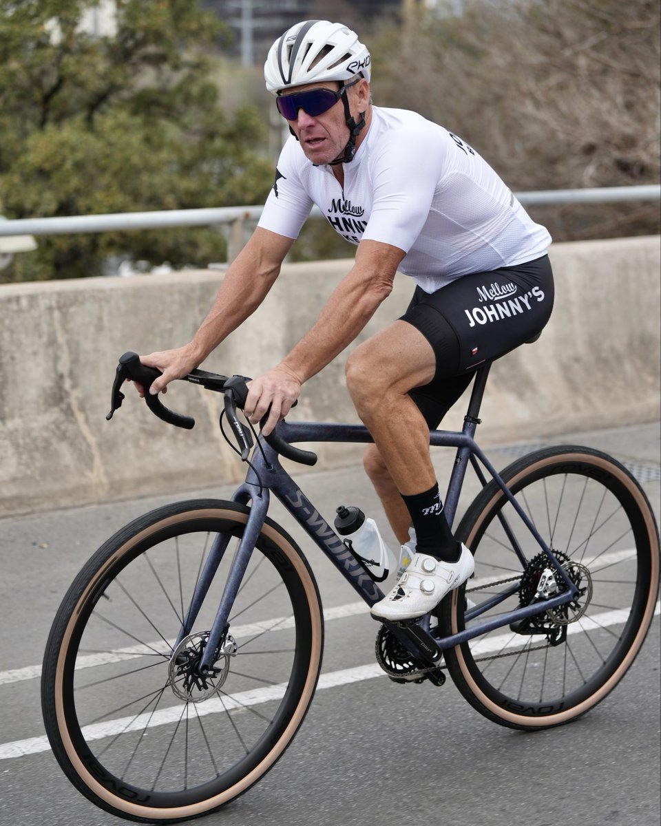 Lance Armstrong tweet media