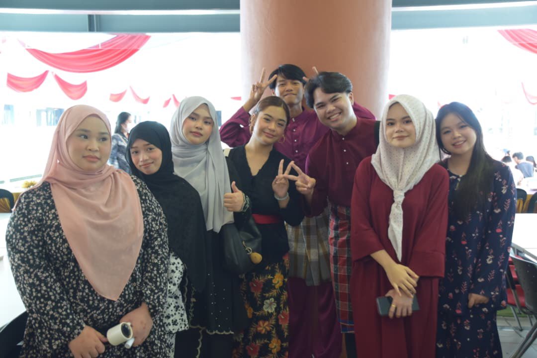 MSUCSabah's tweet photo. IHYA RAMADAN 2026

🌙 Sharing iftar, sharing wisdom. A beautiful gathering at our college Iftar Mentoring Program this Ramadan.

#ramadancare #ramadanshare #ramadanvibes #ramadan #msurians https://t.co/raR0CHY2JE