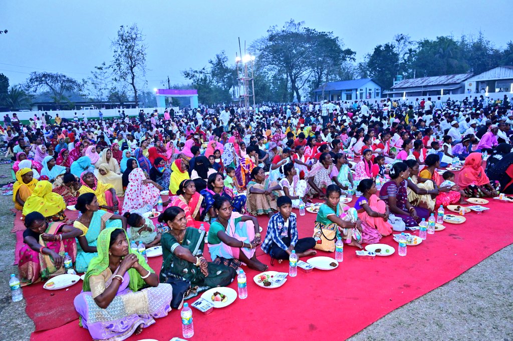 असम के तेजपुर के निकट नापोम जरोनी में इफ्तार कार्यक्रम में शामिल हुआ। इस इफ्तार कार्यक्रम में शामिल होने के लिए सभी का शुक्रिया और आभार।