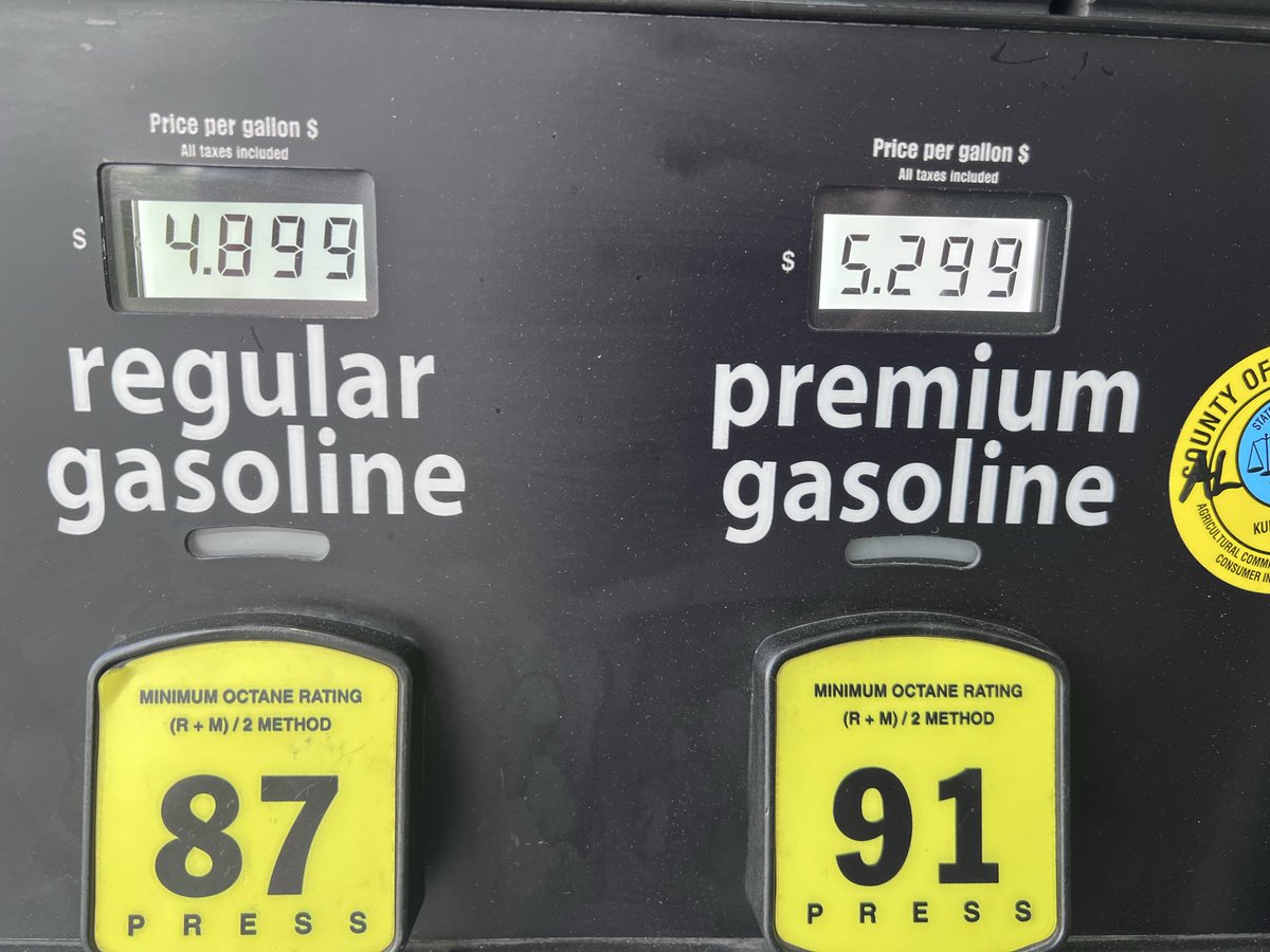 alfonso_h's tweet photo. @BishForCongress That’s funny. I live in LA County and this was the price at the pump this morning.

Just because a few stations in high tourist areas, have it that high doesn’t mean that’s the price all over California https://t.co/8VWnWyMcgQ