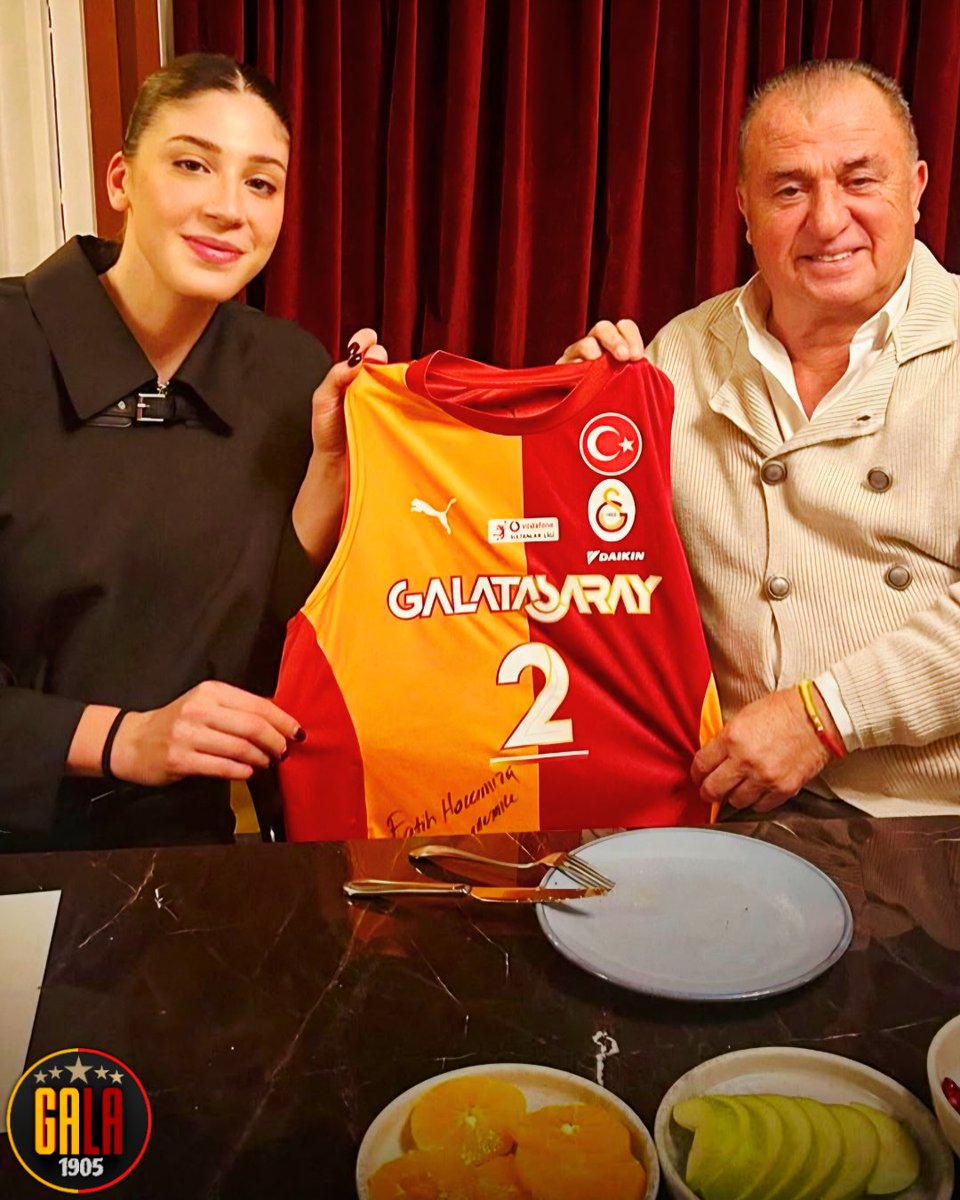ContextOfGALA's tweet image. 📸 Kaptan İlkin Aydın Paylaşımı 😍

#GalataSaray 💛❤️ #FatihTerim