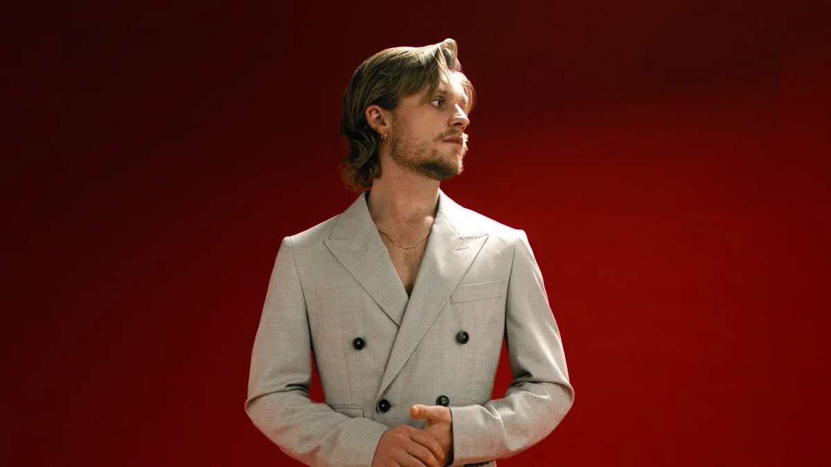 tom glynn-carney thinker💭 tweet media