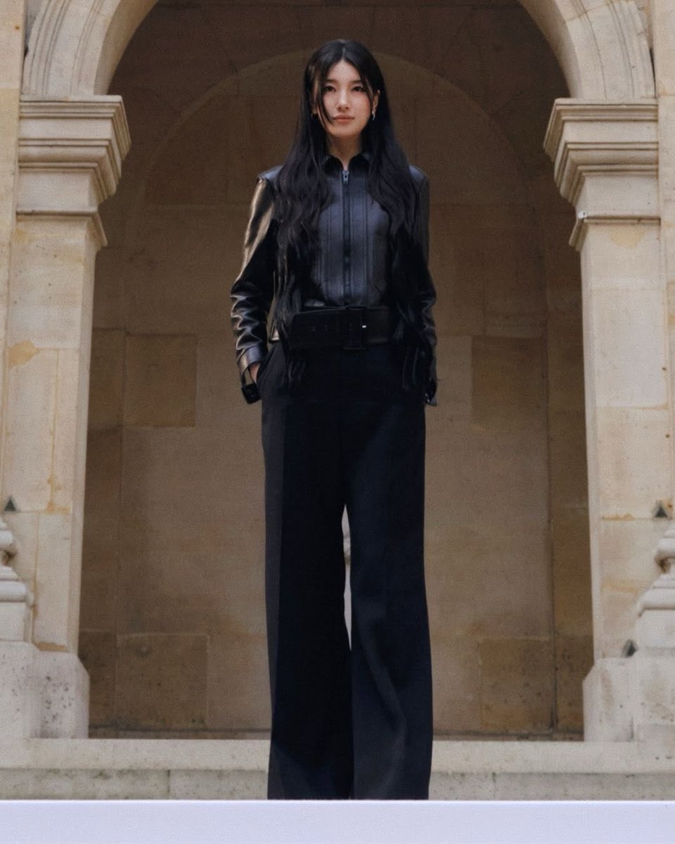 [💌] The best dressed Asian celebs at CELINE Hiver 2026 via @/grazia.sg IG 

“Paris days and CELINE slays ✨

The Fall/Winter season of <a href="/celineofficial/">CELINE</a> drew an A-list crowd during Paris Fashion Week. 

At the Hiver 2026 runway, powerhouse Bae Suzy (@.skuukzky) was in attendance.”