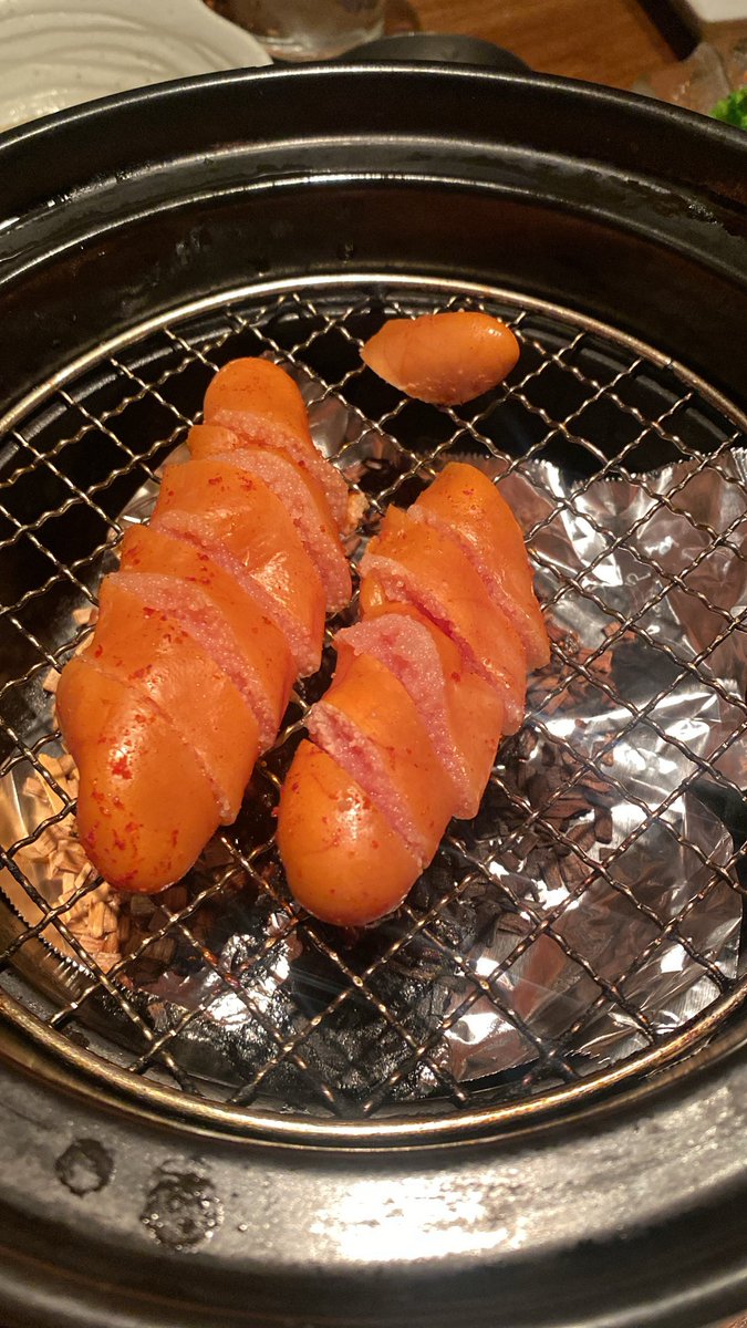 AndKyonkyon's tweet photo. 友達の誕生日飲みだー！
燻製専門店✨✨
銀ムツ、つぼ鯛、セセリ、明太子の燻製がめちゃくちゃ美味しかった🤤
#たぼーる飯テロ部 https://t.co/6m9lb2dnVh