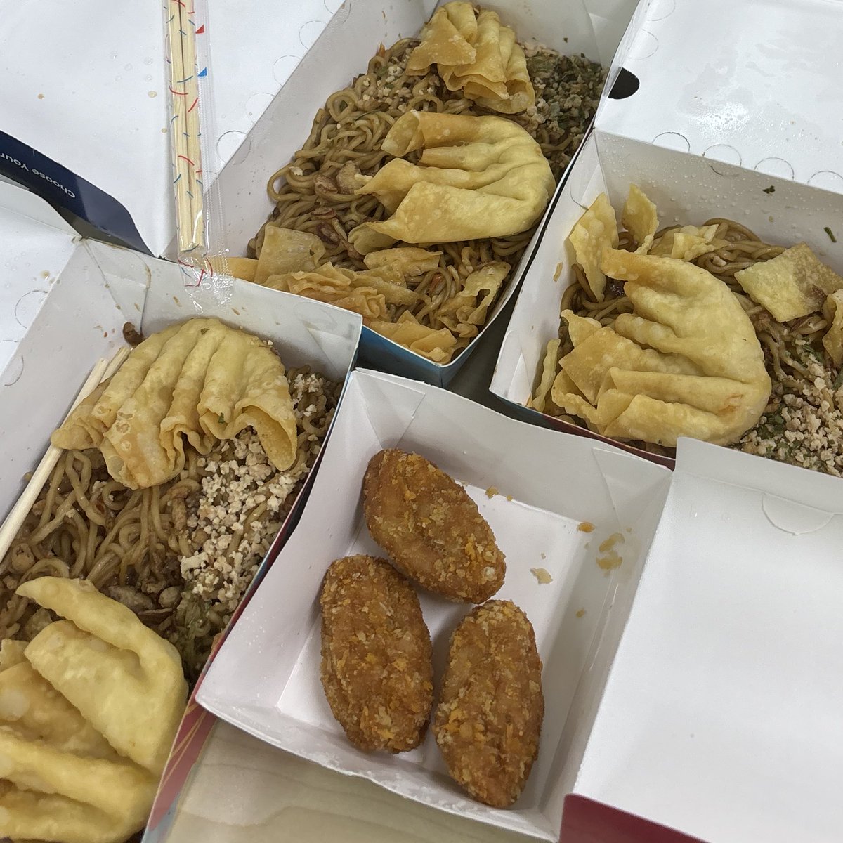 BroSibro_'s tweet photo. Rekap pengganjal puasa https://t.co/SJKp6Eil0x