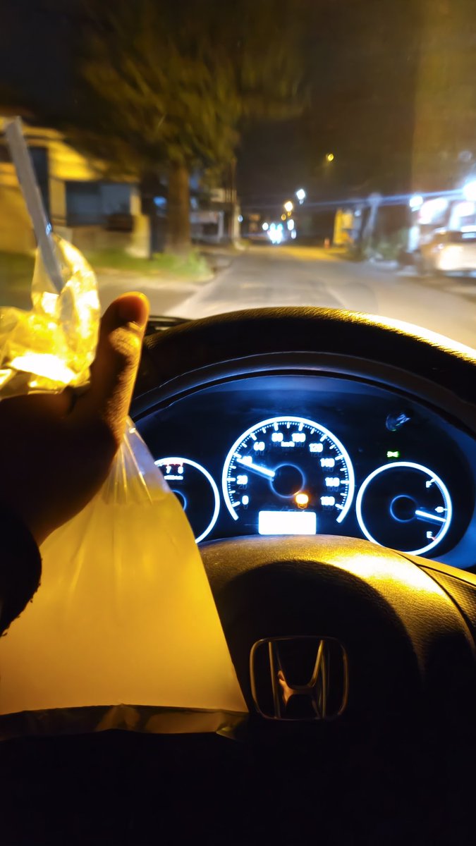 couple-in-love tweet media