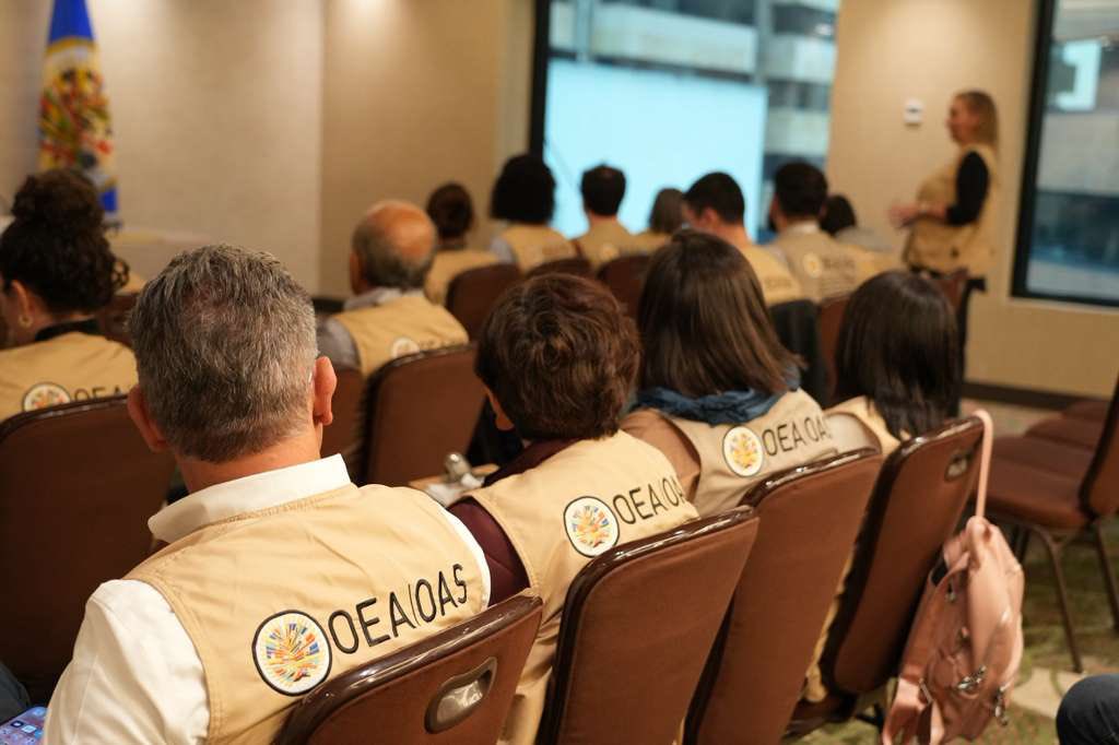 OEA_oficial's tweet photo. 28 especialistas y observadores de la #OEAenColombia provenientes de 🇦🇷, 🇧🇴 , 🇧🇷 , 🇨🇦 , 🇨🇱 , 🇨🇷 🇪🇨 , 🇺🇸, 🇪🇸 , 🇫🇷 , 🇬🇹 , 🇲🇽 , 🇵🇾 , 🇵🇪  y 🇩🇴 hicieron una evaluación sobre la jornada del pasado 8 de marzo.

La #MOE_OEA estuvo desplegada Antioquia, Atlántico, Bogotá, Bolívar, Córdoba, Cundinamarca, Santander y Valle del Cauca.