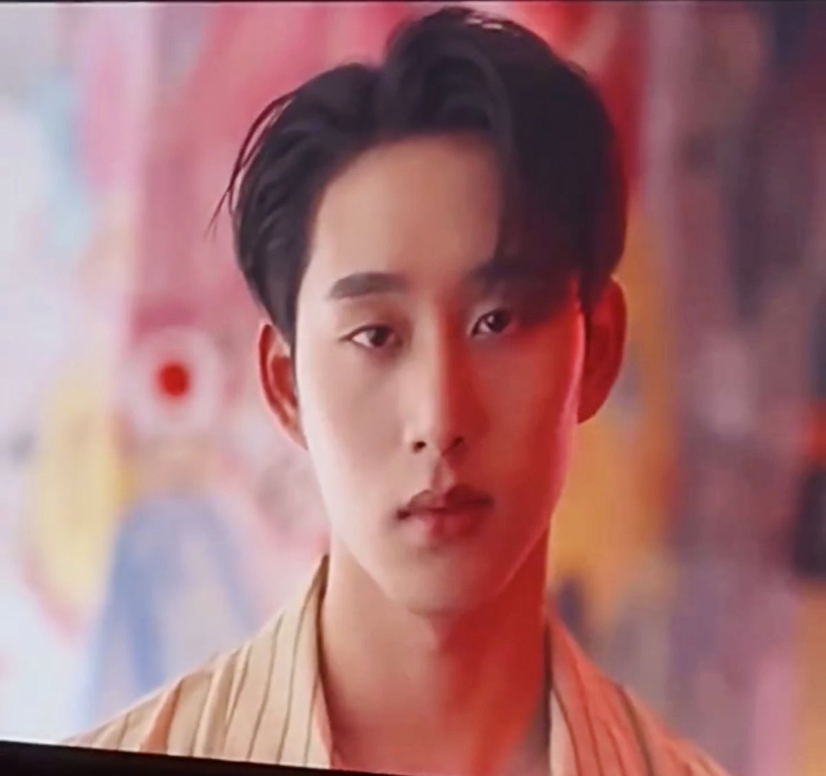 Prettygirl67619's tweet photo. The way est prepares his mind to get into character before camera rolls is actually INSANE!😳🥵🥵

#YouManiacSeries 
#est_rvp https://t.co/23BeHS77vR