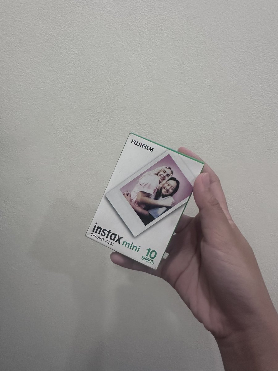 mxvghck's tweet photo. ส่งต่อฟิล์มโพลารอด์ 10 แผ่น
320 รวมส่ง พร้อมส่งค่ะ
พอดีซื้อมาเกินค่ะ TT ( ฟิล์มหมดอายุ 2027 )

#กล้องโพลารอยด์ #ฟิล์มโพลารอยด์ #ฟิล์มโพลาลอยด์ #ส่งต่อฟิล์มโพลารอยด์ #instax #InstaxFujifilm  #เช่ากล้องโพลารอยด์ #เช่ากล้อง https://t.co/wbrIebIb8L
