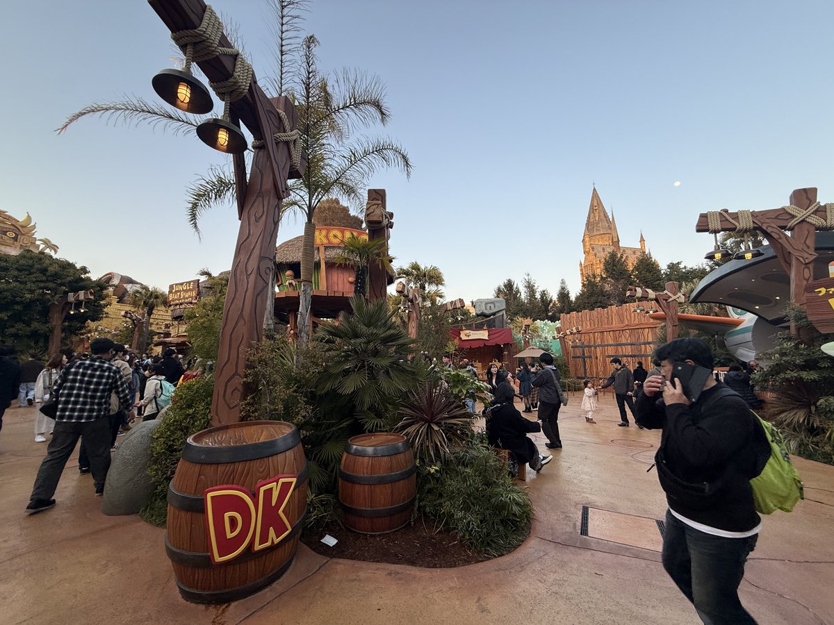 一応年パス持ってるからたまにユニバ行くけどドンキーコングエリア初めて来た！😸 アトラクション待ち時間長すぎて諦めたけど😮‍💨