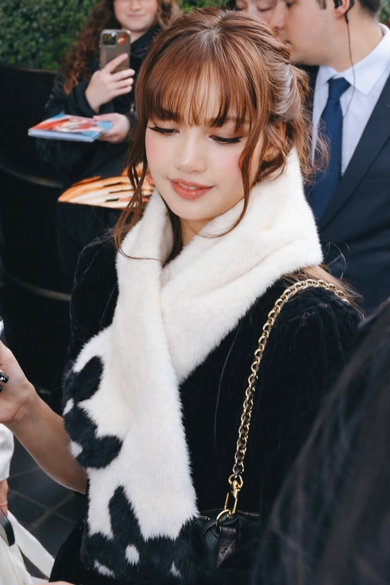 Doll face tweet media