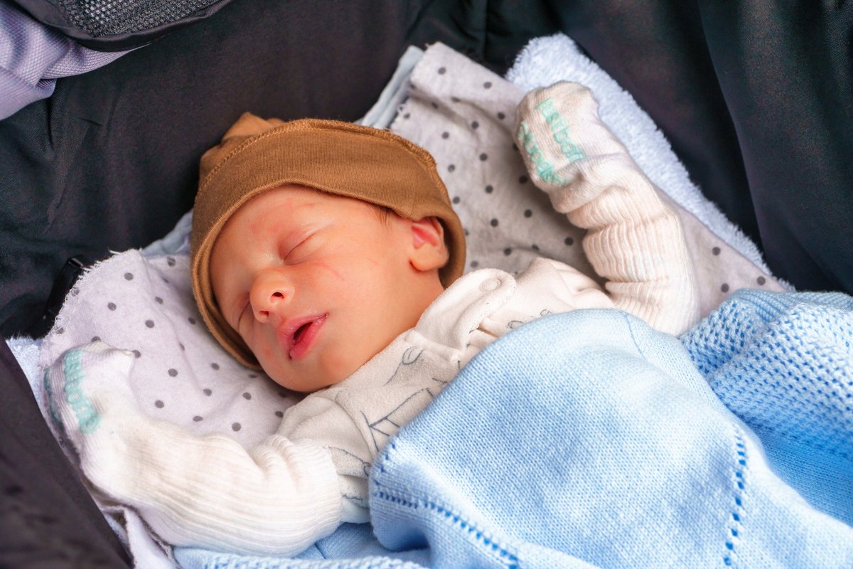 Family in Modiin Illit Welcomes Baby Number 21!

A family in Modiin Illit has welcomed its 21st child, with the eldest only 22 years old, all through single births. This also means they have broken the previous record set by a family in Bnei Brak. They should have lots of mazel