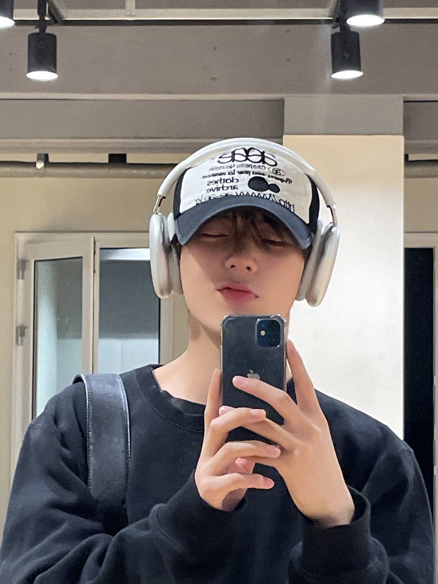 4__0dong's tweet photo. 징짜 아가임 한입에 다들어갈듯 https://t.co/2z86XYyZP9