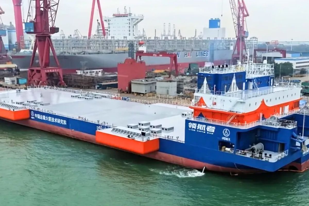 Prototypinchina's tweet image. China Builds Rocket-Catching Ship: 25,000-Ton Vessel Designed to Capture Long March Boosters at Sea 
#Space #RocketEngineering #ReusableRockets #China #SpaceTech #Innovation #prototype
prototypingchina.com/2026/03/10/chi…