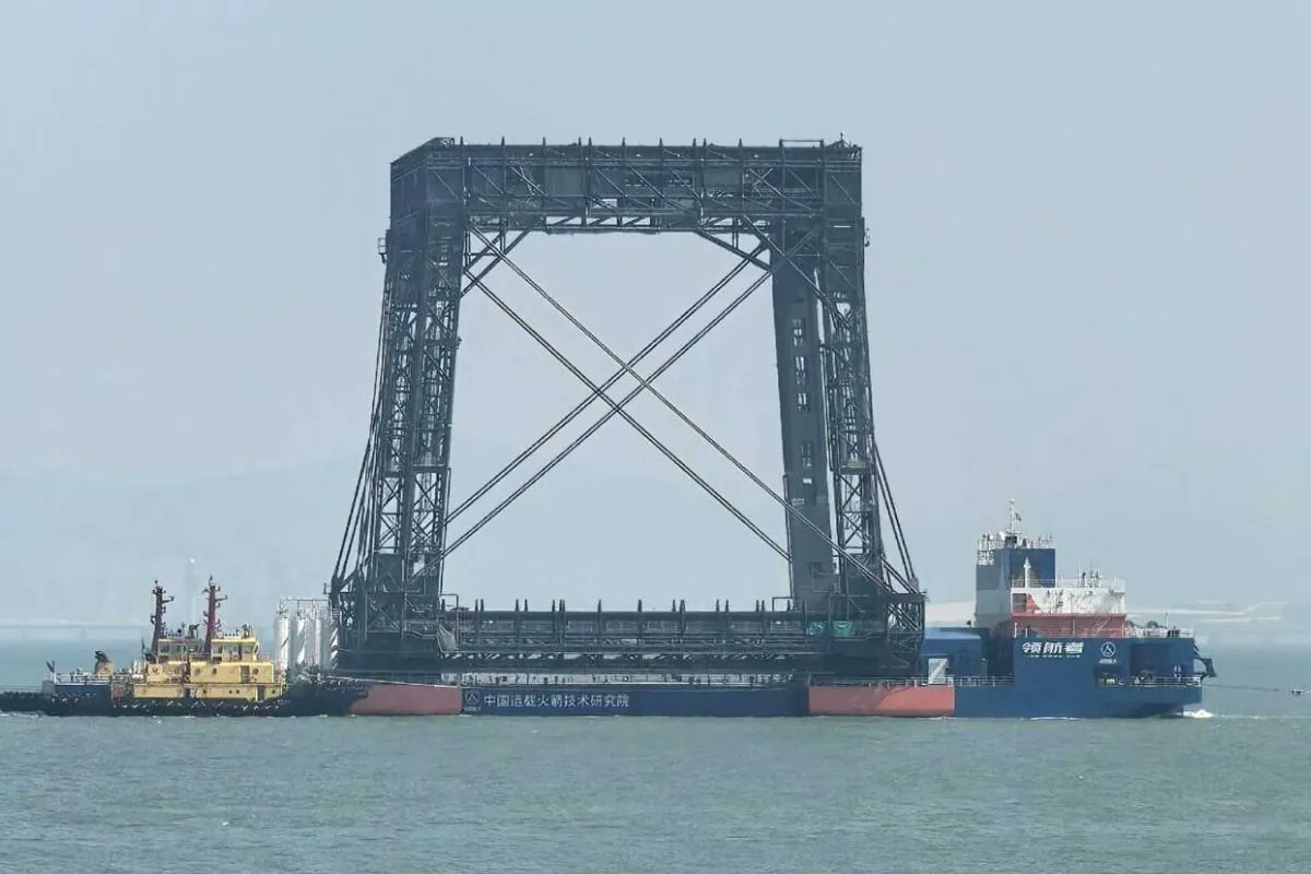 Prototypinchina's tweet image. China Builds Rocket-Catching Ship: 25,000-Ton Vessel Designed to Capture Long March Boosters at Sea 
#Space #RocketEngineering #ReusableRockets #China #SpaceTech #Innovation #prototype
prototypingchina.com/2026/03/10/chi…