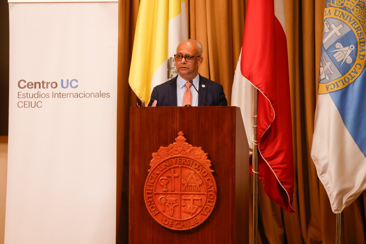 cei_uc's tweet image. 🌎 Esta mañana inauguramos el año académico con la conferencia “Las Américas en la Nueva Geopolítica”.

La actividad contó con la participación del Secretario General de la @OEA_oficial,  Albert Ramdin (@SG_OEA_OAS).

#CEIUC #UC #Geopolítica #OEA #RelacionesInternacionales