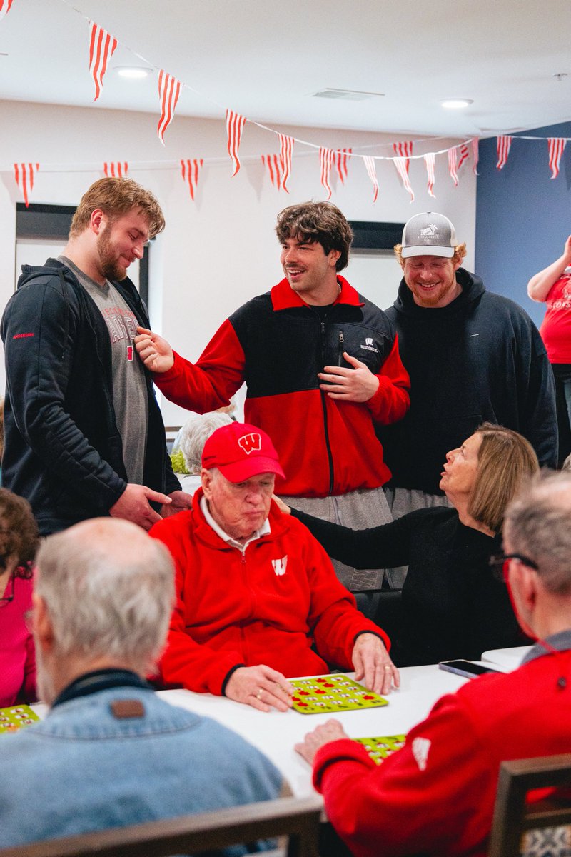 Wisconsin Football tweet media